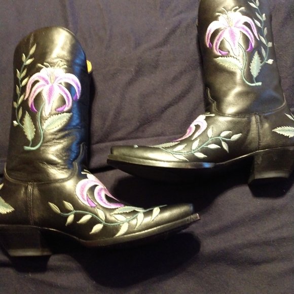 Limited Edition Manuel Boots - Picture 6 of 16